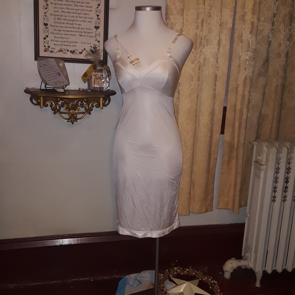Nwt vintage slip Komar body free